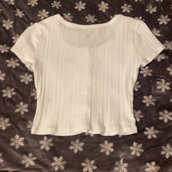 Aero cropped T-shirt with a buttons Down the whole the front - Picture 2 of 2